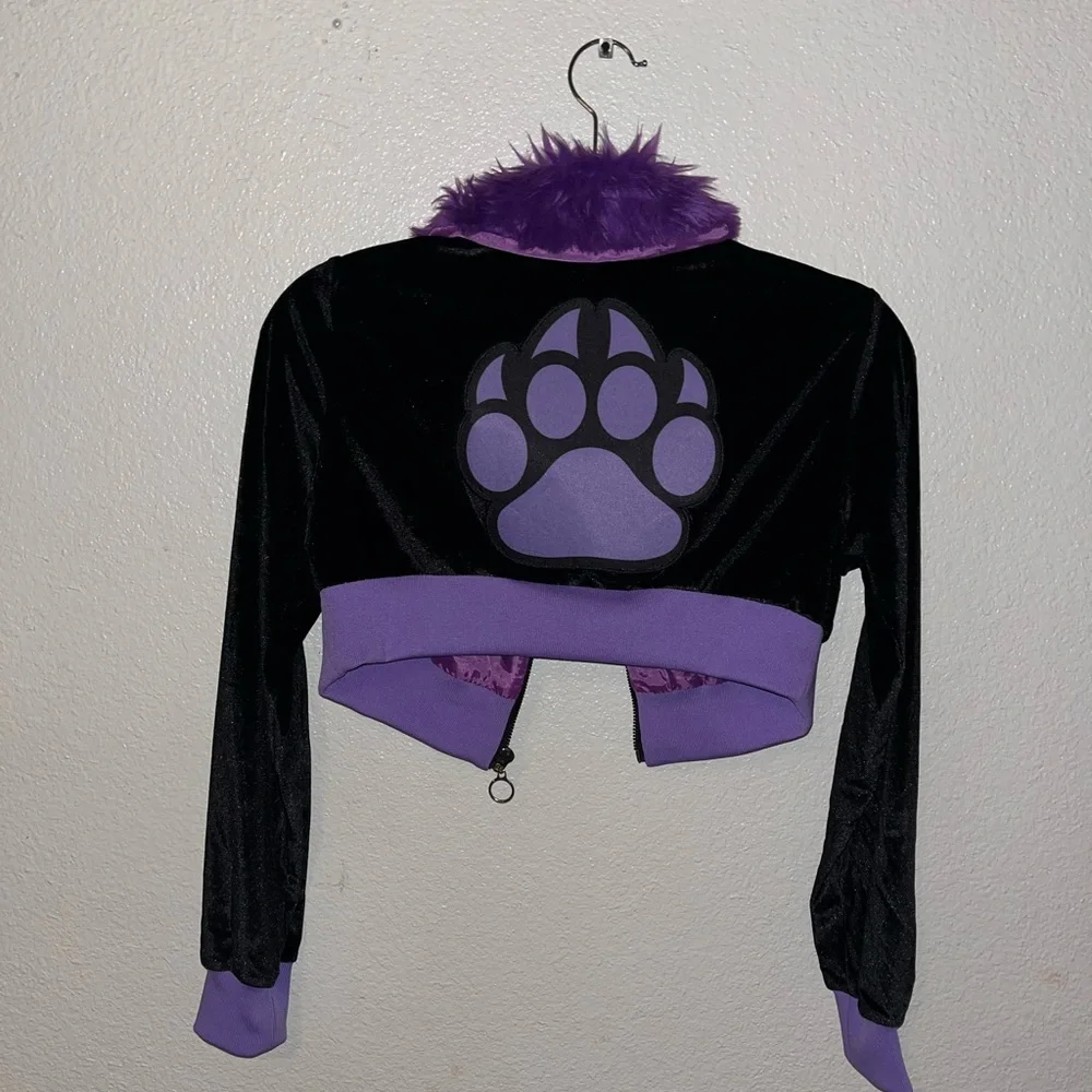 Spirit Halloween Monster High Adult Clawdeen Costume - Picture 5 of 8